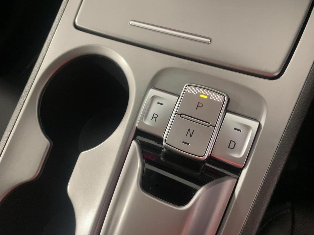 Photo '32' of Hyundai Kona