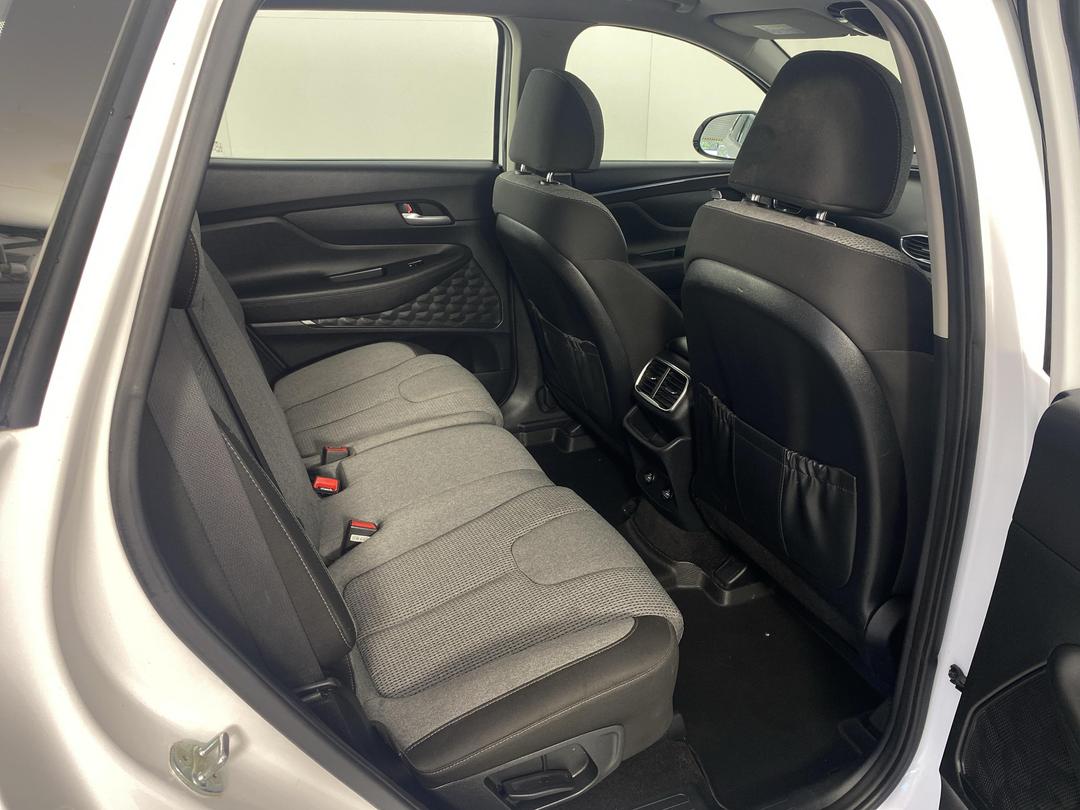 Photo '20' of Hyundai Santa FE