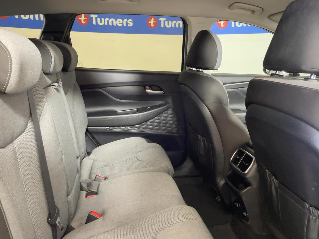 Photo '18' of Hyundai Santa FE TM Photo '18' of Hyundai Santa FE TM