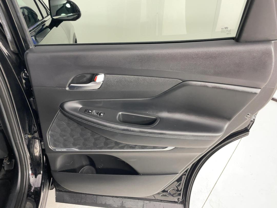 Photo '19' of Hyundai Santa FE