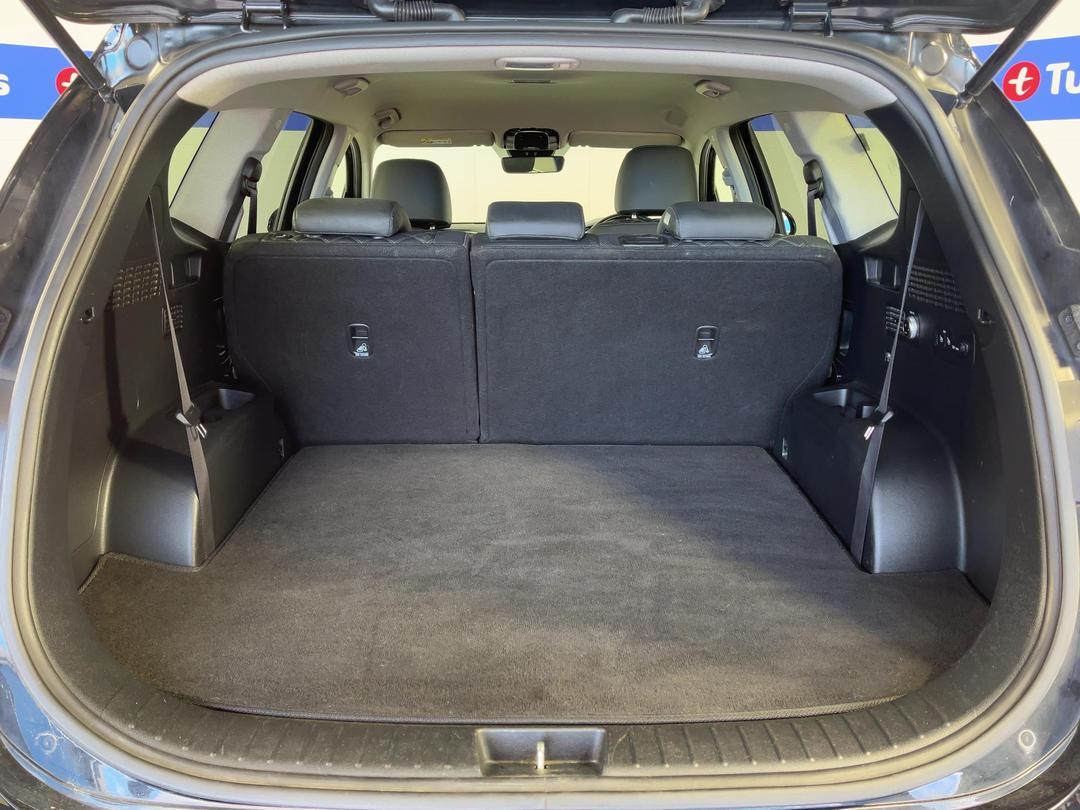 Photo '14' of Hyundai Santa FE