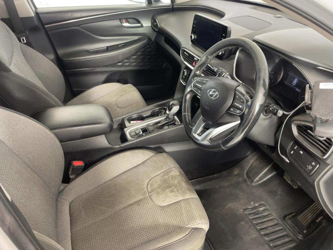 Photo '16' of Hyundai Santa FE