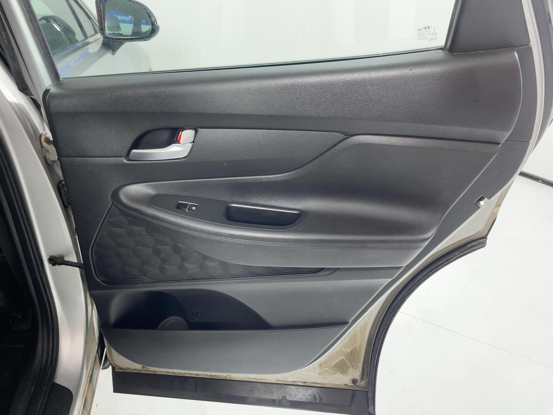 Photo '19' of Hyundai Santa FE