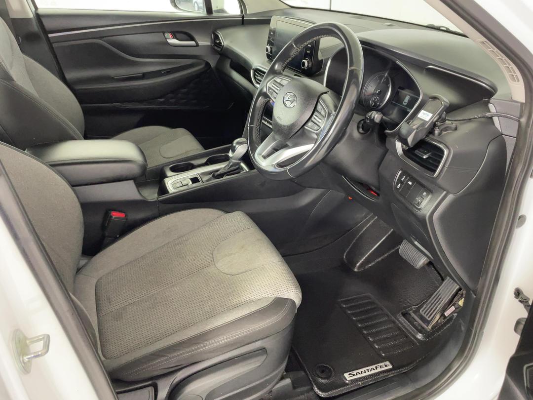 Photo '16' of Hyundai Santa FE