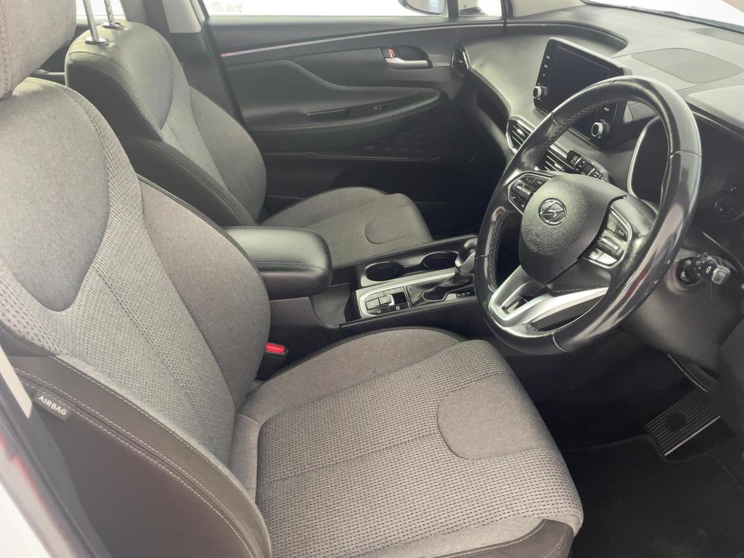 Photo '16' of Hyundai Santa FE