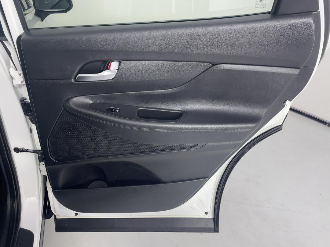 Photo '19' of Hyundai Santa FE