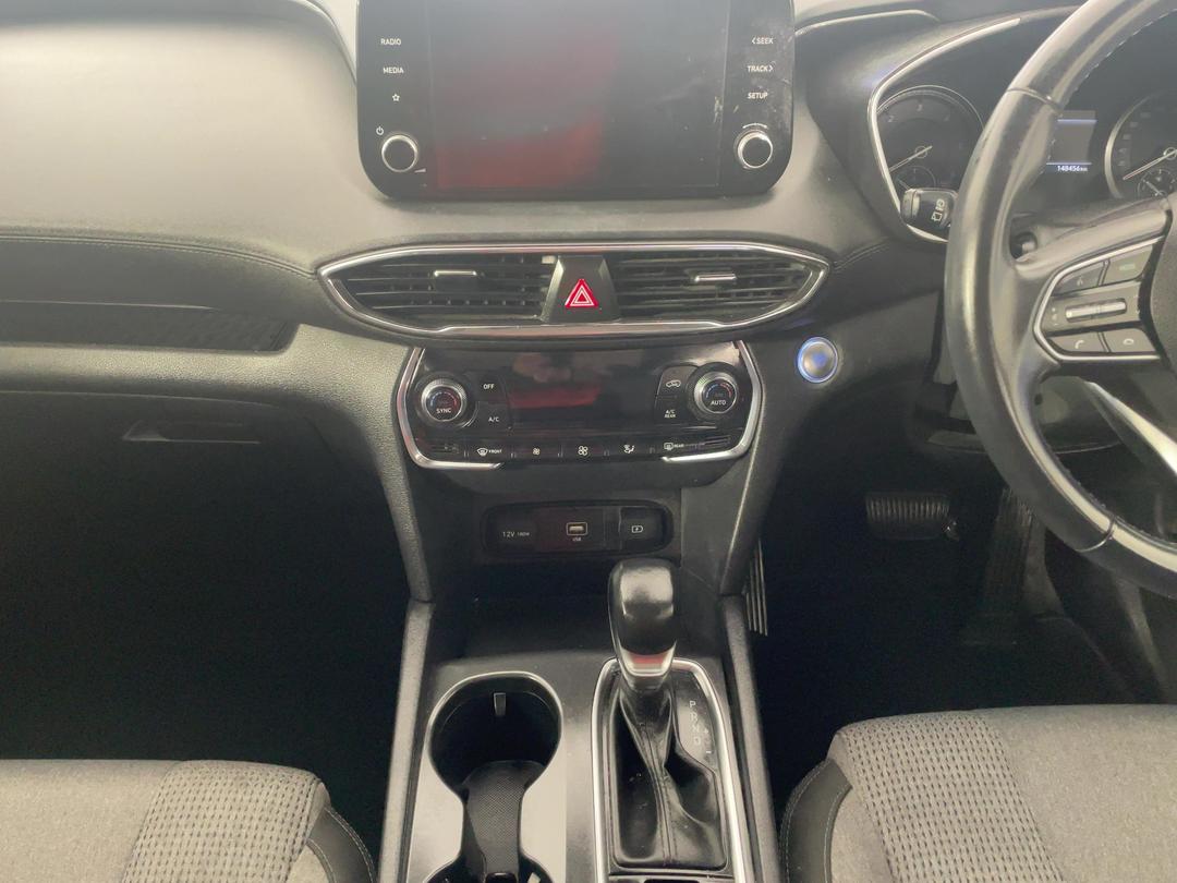 Photo '18' of Hyundai Santa FE