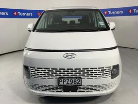 Photo '2' of Hyundai Staria