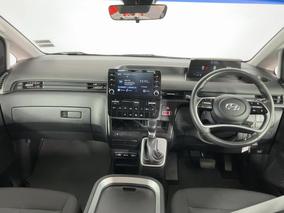 Photo '17' of Hyundai Staria