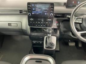 Photo '18' of Hyundai Staria