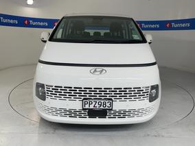 Photo '2' of Hyundai Staria