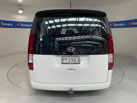 Photo '6' of Hyundai Staria