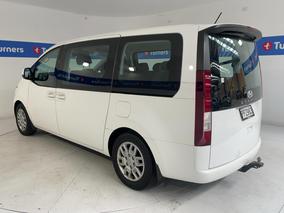 Photo '5' of Hyundai Staria