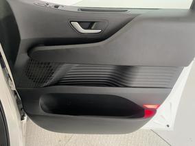 Photo '15' of Hyundai Staria