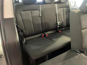 Photo '23' of Hyundai Staria