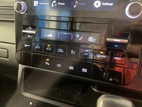 Photo '31' of Hyundai Staria