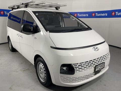 Image of 2022 Hyundai Staria Load