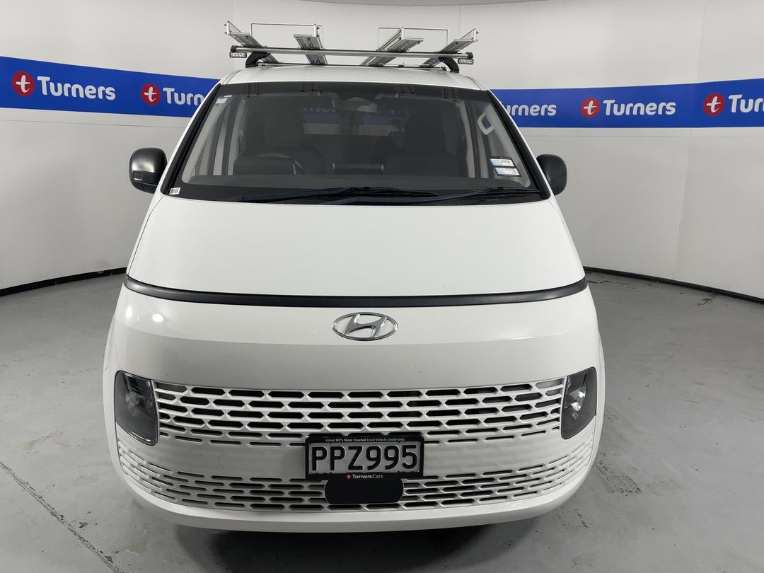 Photo '2' of Hyundai Staria Load