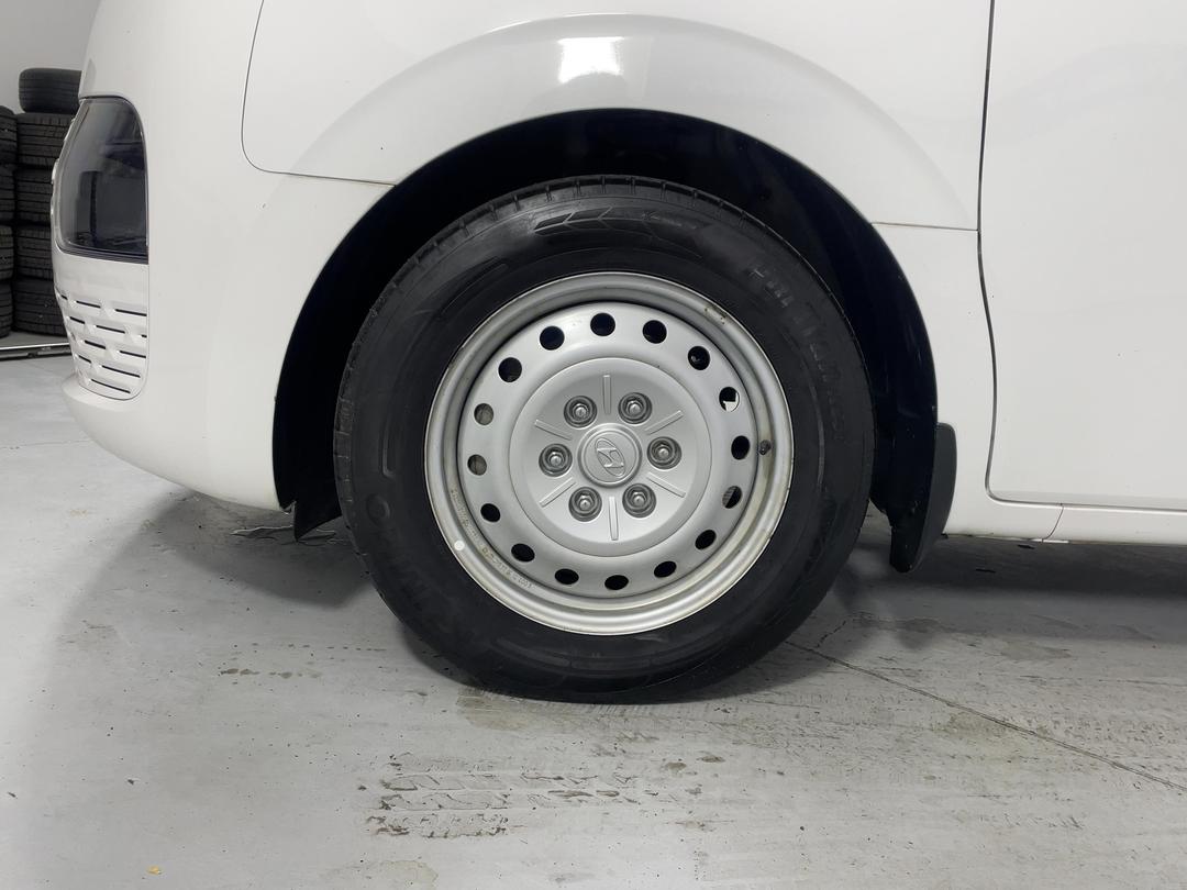Photo '10' of Hyundai Staria Load