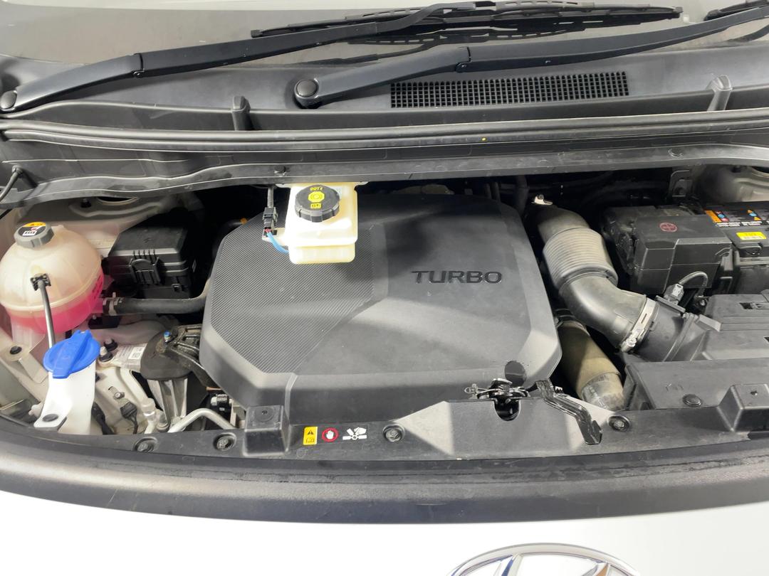 Photo '13' of Hyundai Staria Load