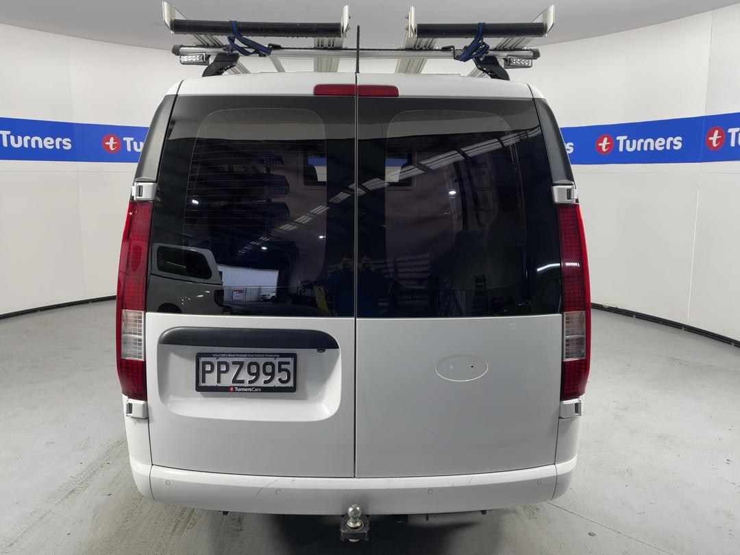 Photo '6' of Hyundai Staria Load