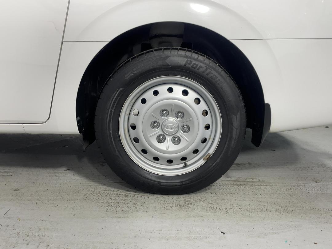 Photo '11' of Hyundai Staria Load