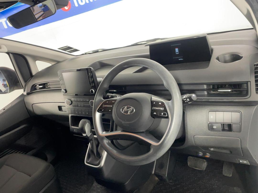 Photo '17' of Hyundai Staria Load