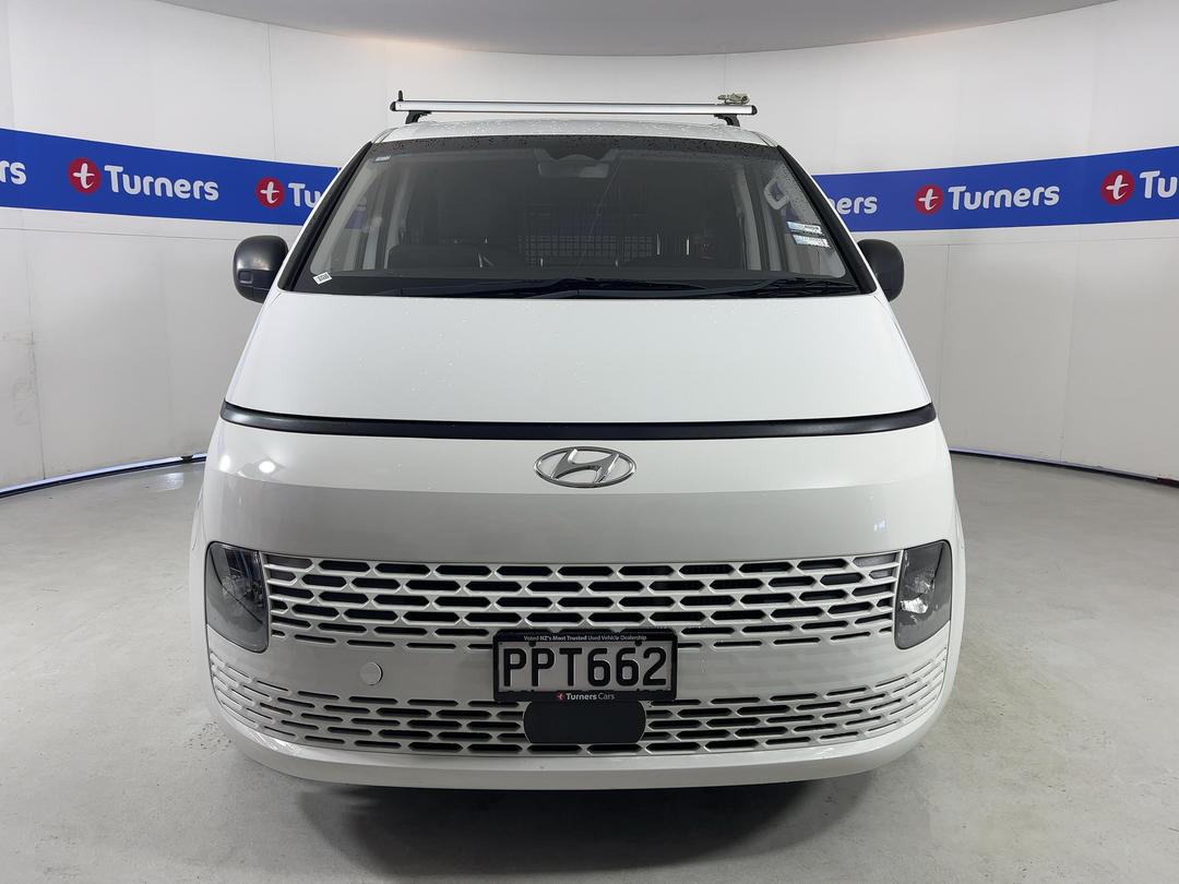 Photo '2' of Hyundai Staria Load