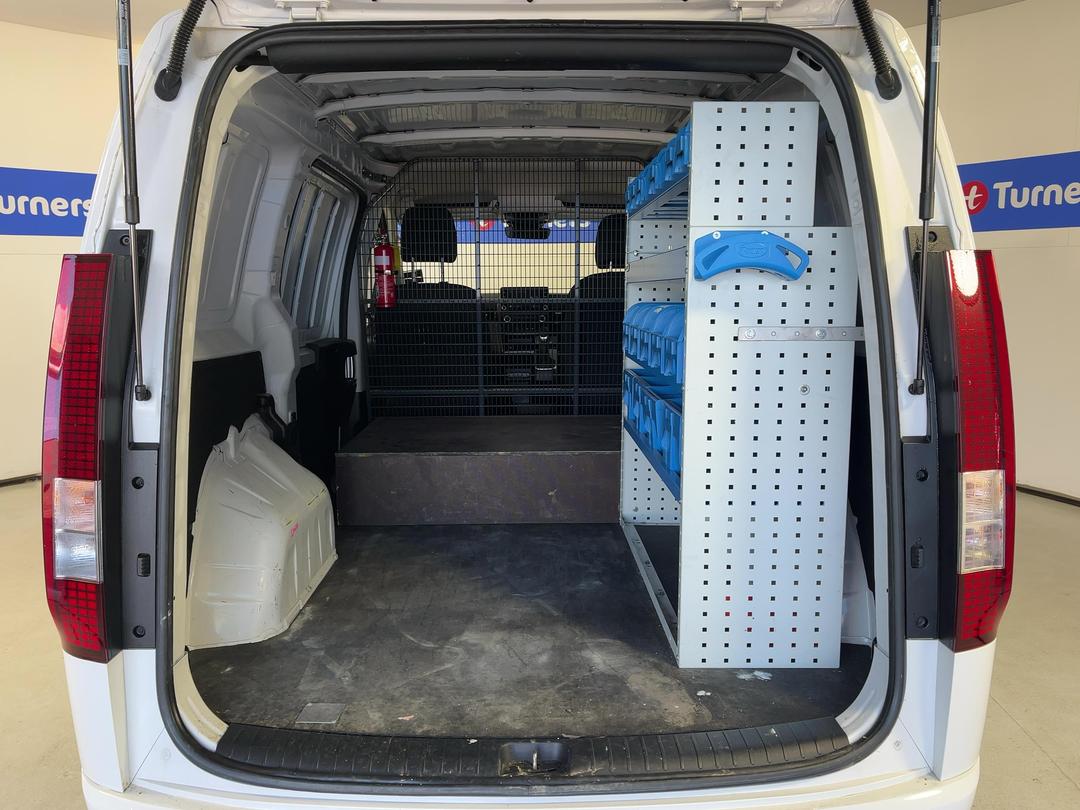 Photo '14' of Hyundai Staria Load