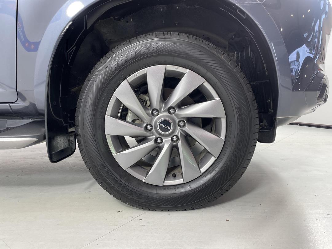 Photo '9' of Isuzu MU-X