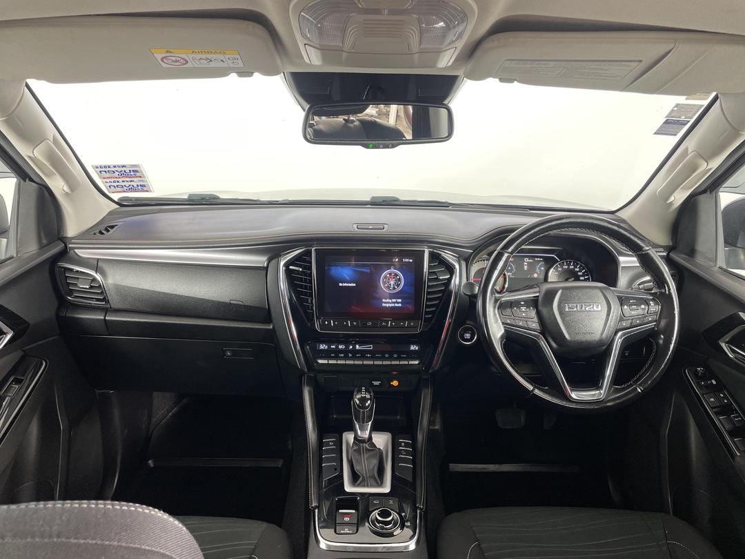 Photo '17' of Isuzu MU-X