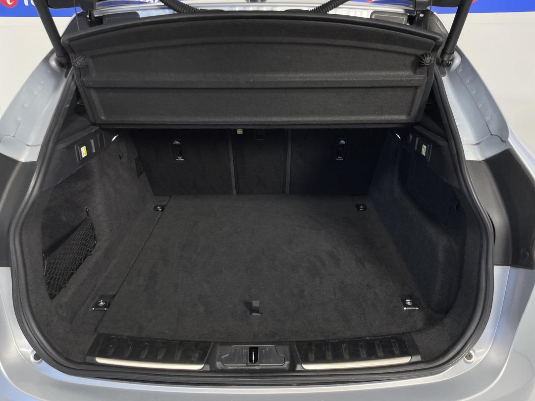 Photo '14' of Jaguar F-Pace