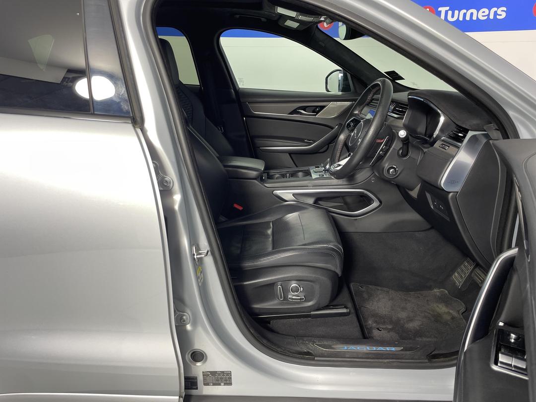 Photo '16' of Jaguar F-Pace