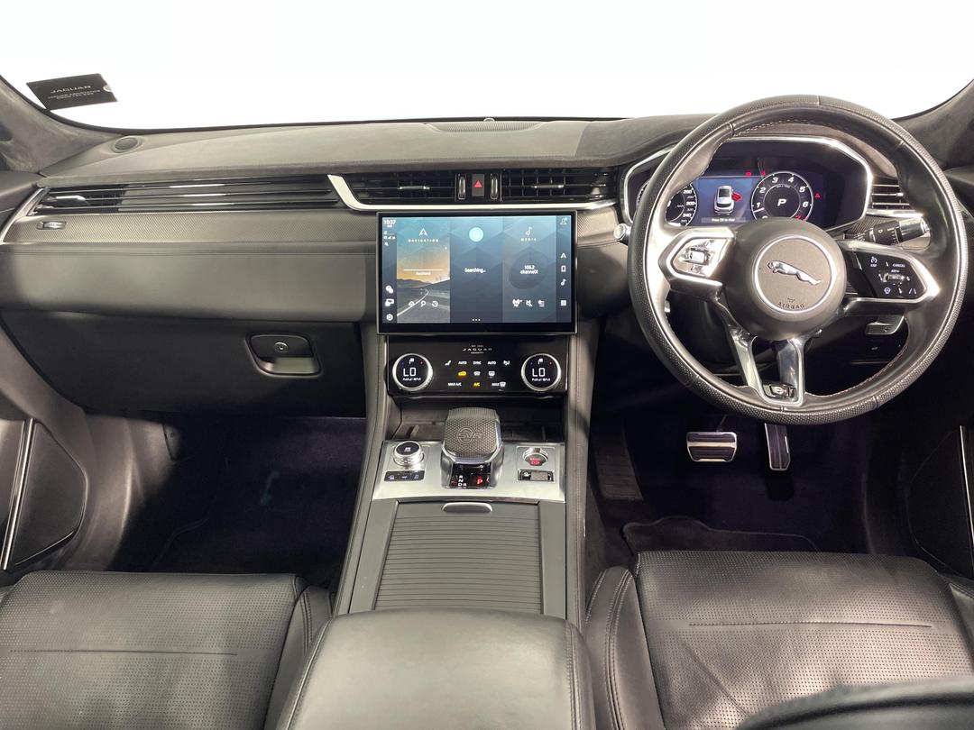 Photo '18' of Jaguar F-Pace