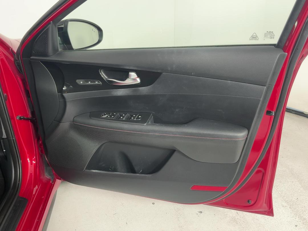 Photo '15' of KIA Cerato