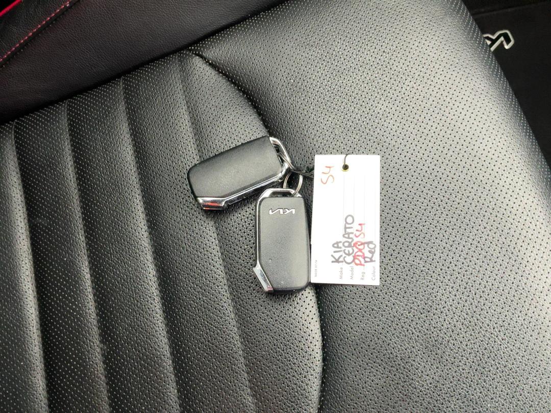 Photo '22' of KIA Cerato