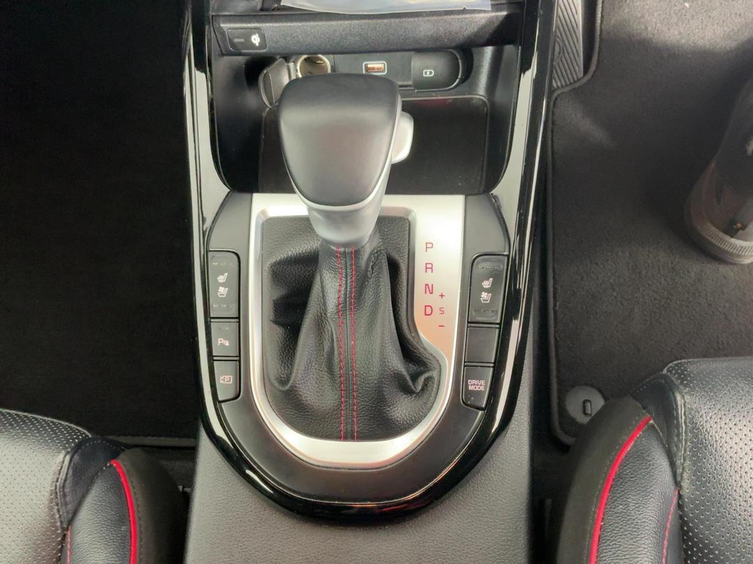 Photo '23' of KIA Cerato