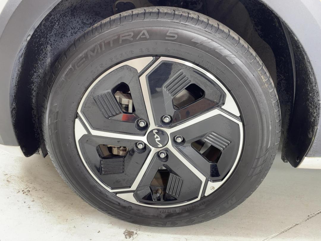 Photo '10' of KIA Niro