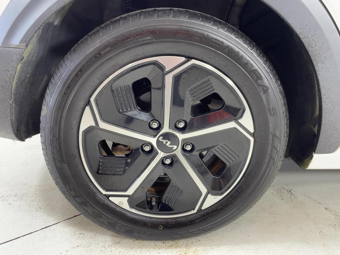 Photo '12' of KIA Niro
