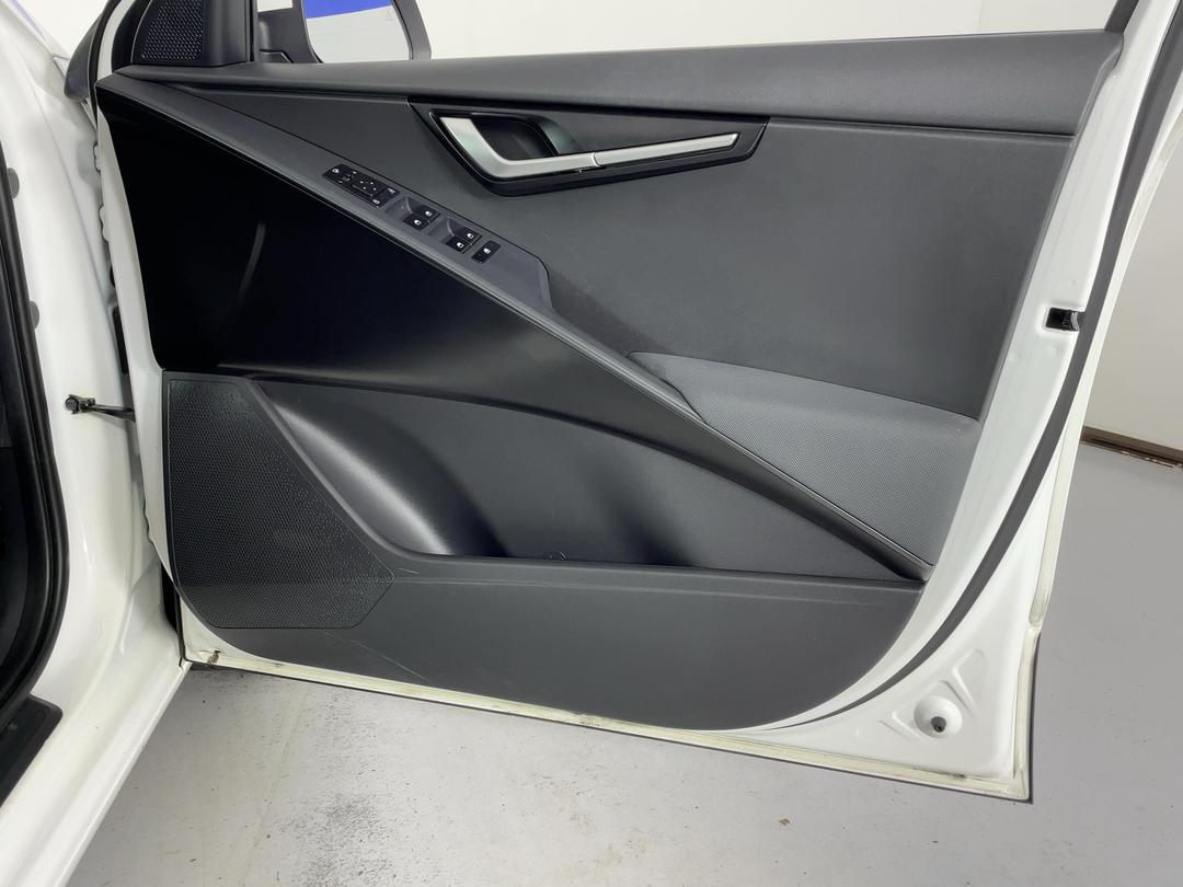 Photo '15' of KIA Niro