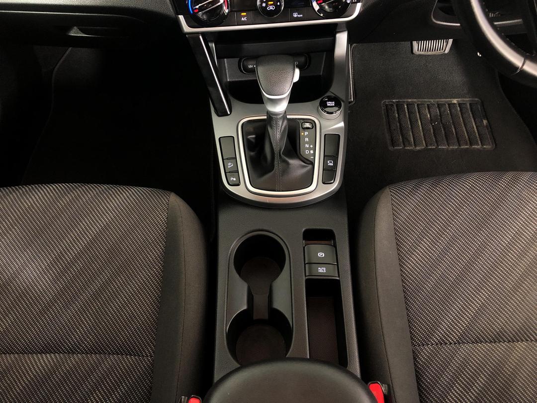 Photo '18' of KIA Seltos