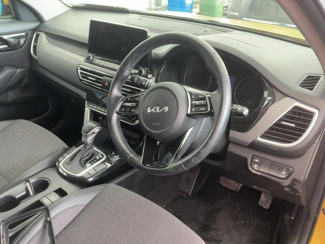 Photo '15' of KIA Seltos EX