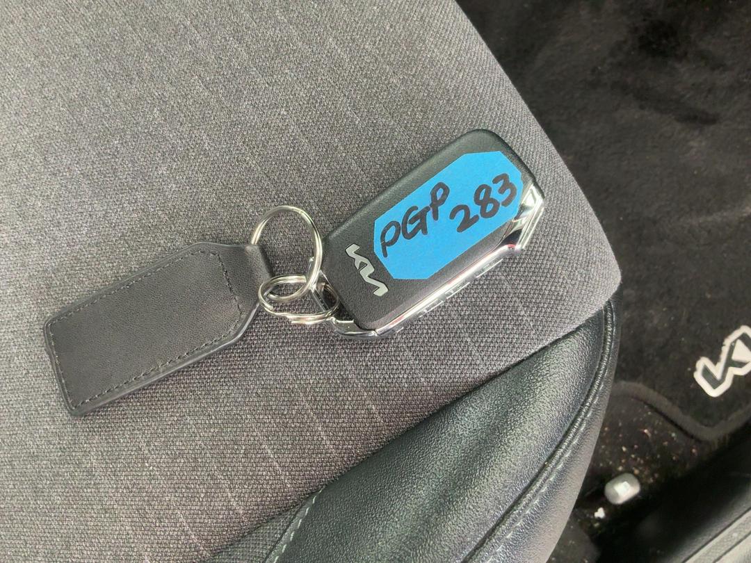 Photo '16' of KIA Seltos EX
