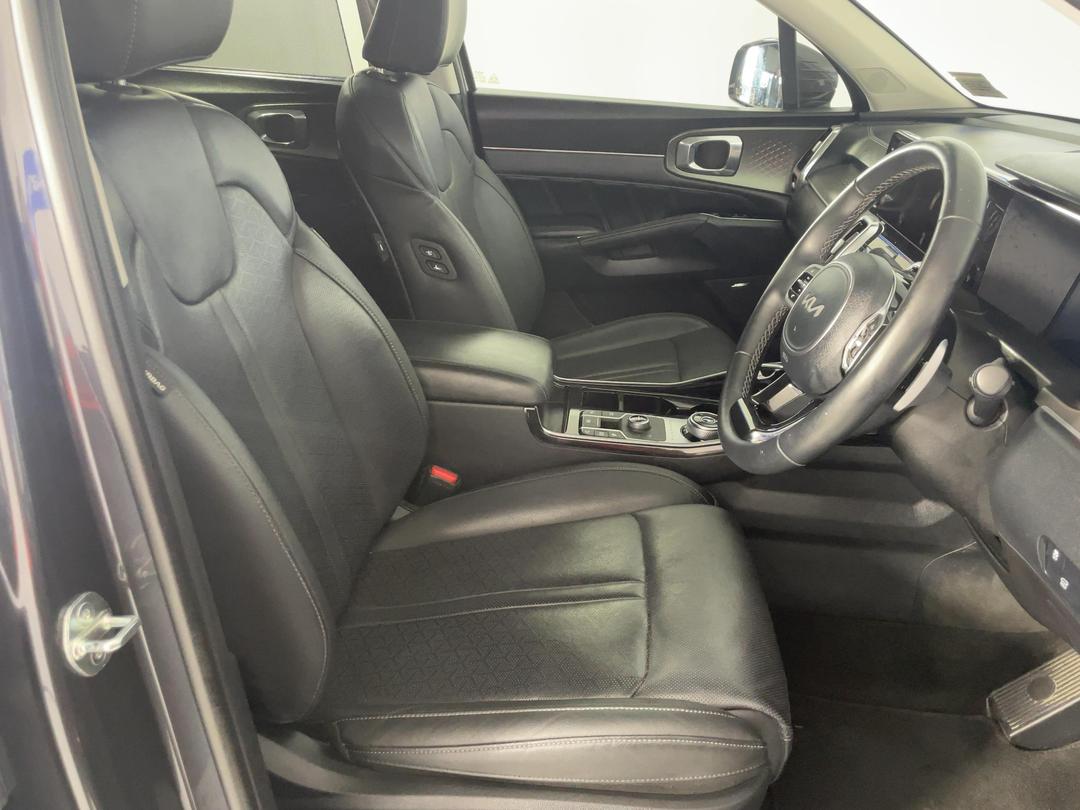 Photo '16' of KIA Sorento