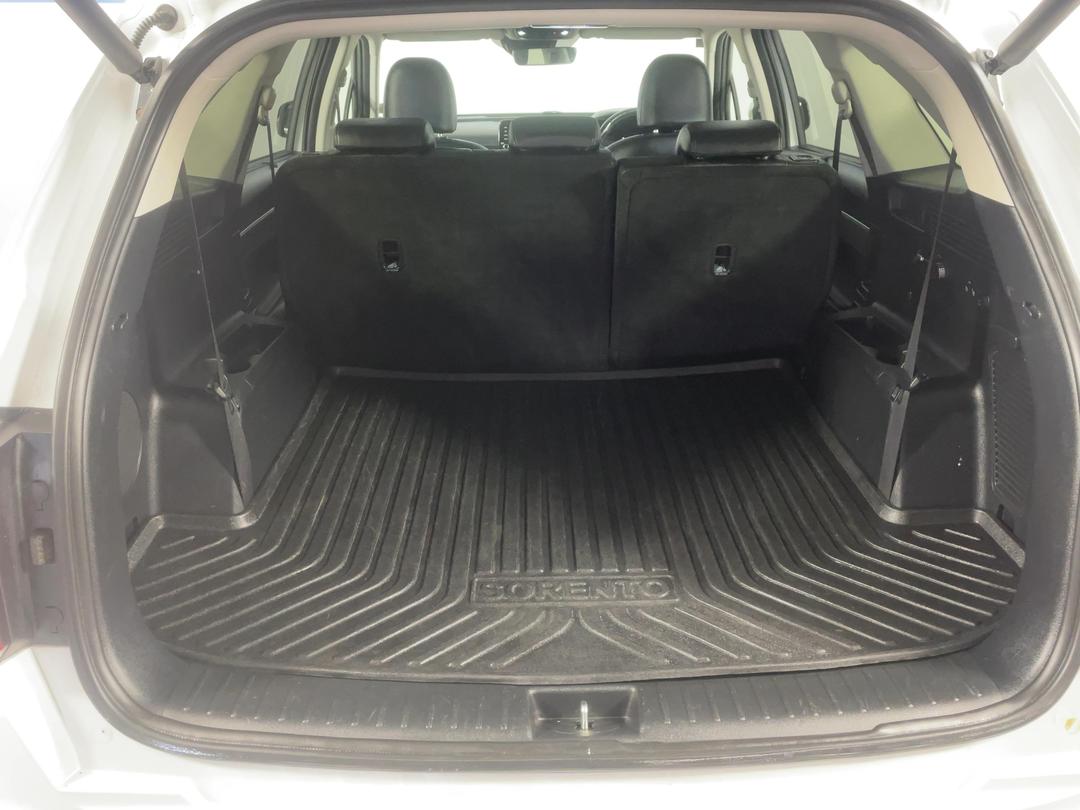 Photo '14' of KIA Sorento