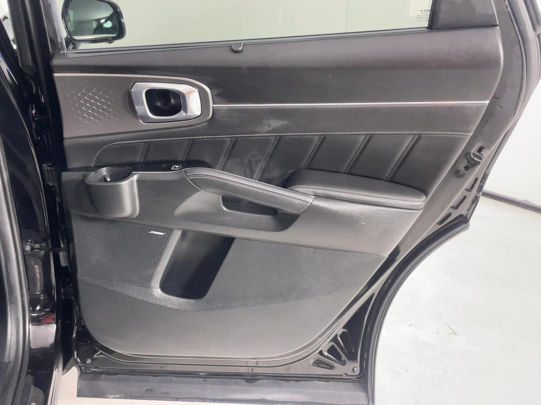 Photo '19' of KIA Sorento