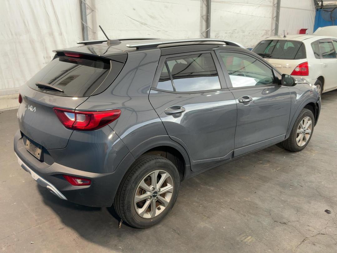 Photo '13' of KIA Stonic LX+ Photo '13' of KIA Stonic LX+
