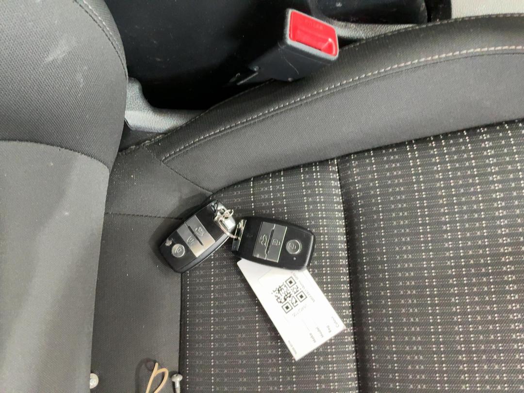 Photo '18' of KIA Stonic LX+ Photo '18' of KIA Stonic LX+