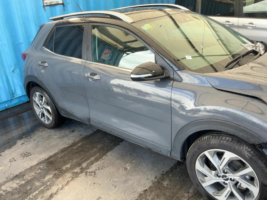 Photo '3' of KIA Stonic LX-T Photo '3' of KIA Stonic LX-T