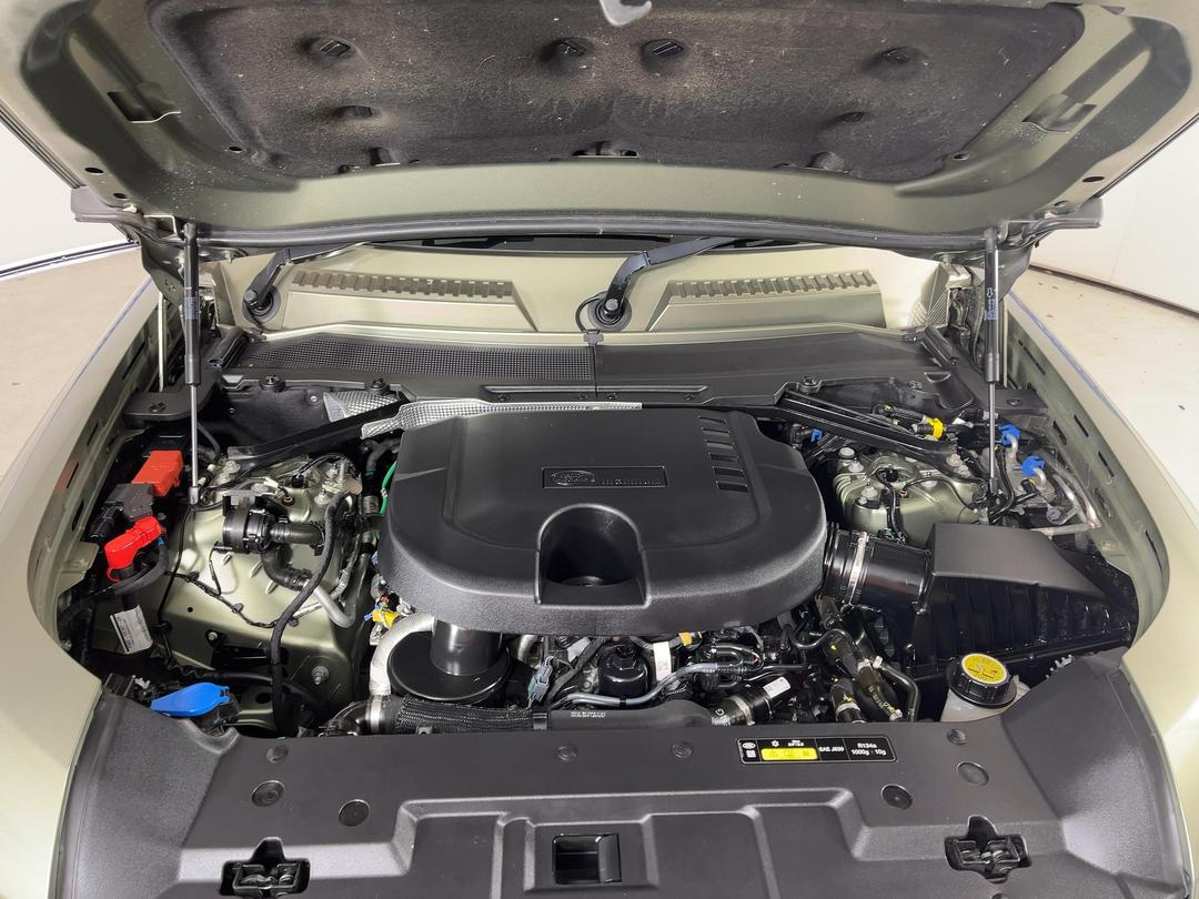 Photo '13' of Land Rover Defender